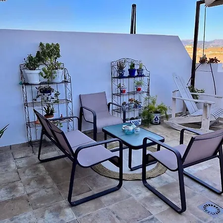 Casa Louisa, Torre Del Mar- Valleniza Bed & Breakfast *